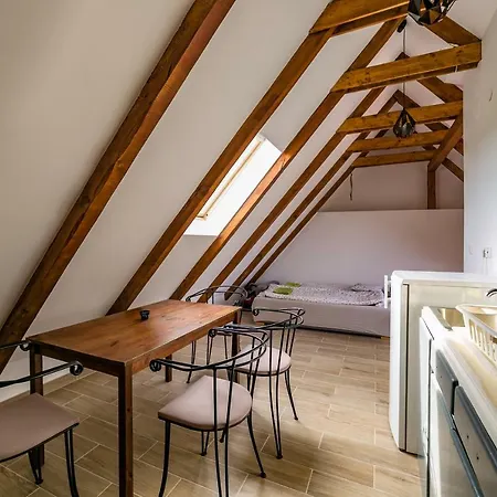 Birtok Kesei Szueret Apartmanhaz Tagyon
