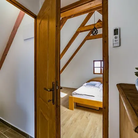 Birtok Kesei Szueret Apartmanhaz Apartment Tagyon