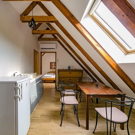 Birtok Kesei Szueret Apartmanhaz Tagyon