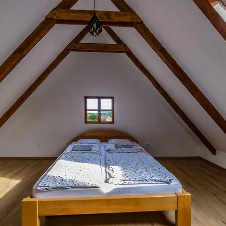 Birtok Kesei Szueret Apartmanhaz Tagyon